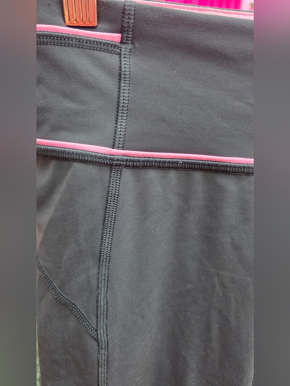 lululemon athletica High-Rise Charcoal Cropped Leggings with Pink Coral Sz 4 - Picture 4 of 12